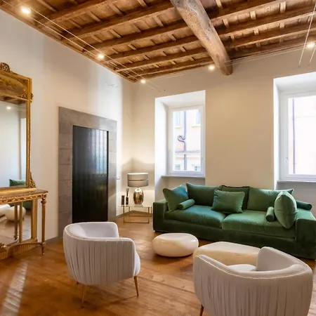 Fontana Di Trevi Luxury Apartment